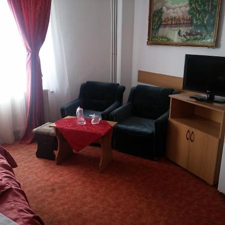 Riviera Valceana Bed & Breakfast Râmnicu Vâlcea Екстериор снимка