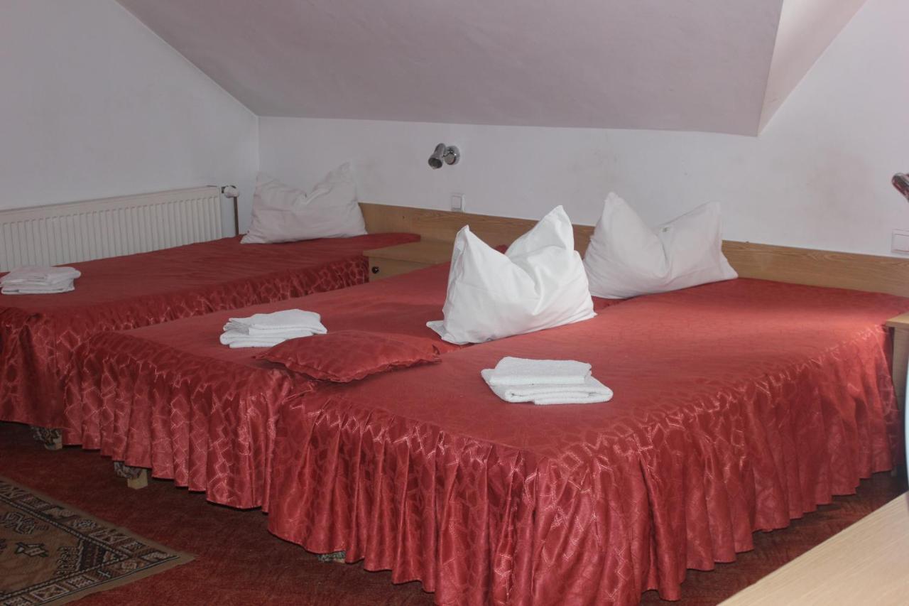 Riviera Valceana Bed & Breakfast Râmnicu Vâlcea Екстериор снимка