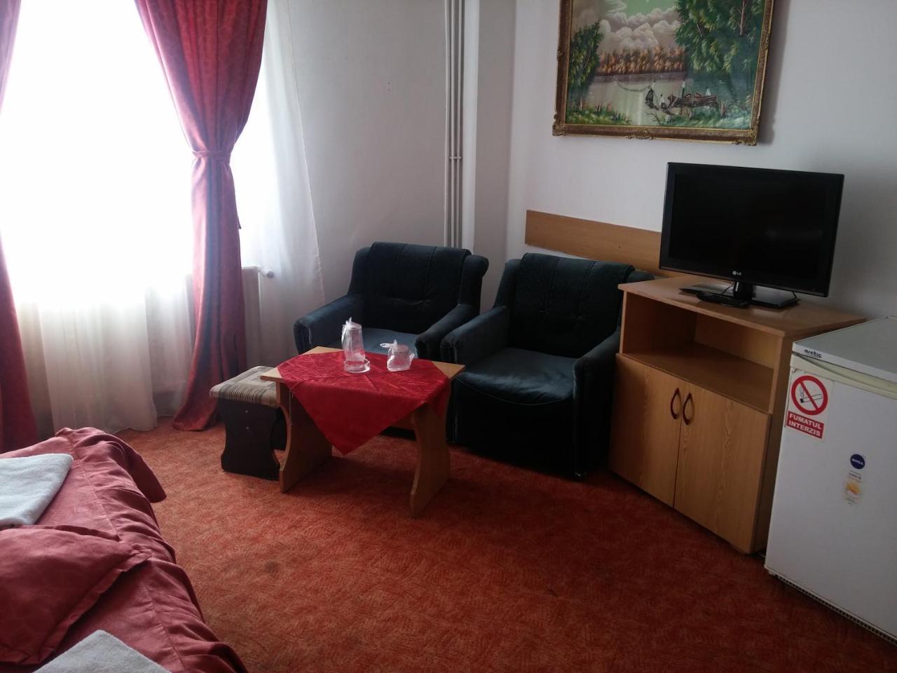 Riviera Valceana Bed & Breakfast Râmnicu Vâlcea Екстериор снимка