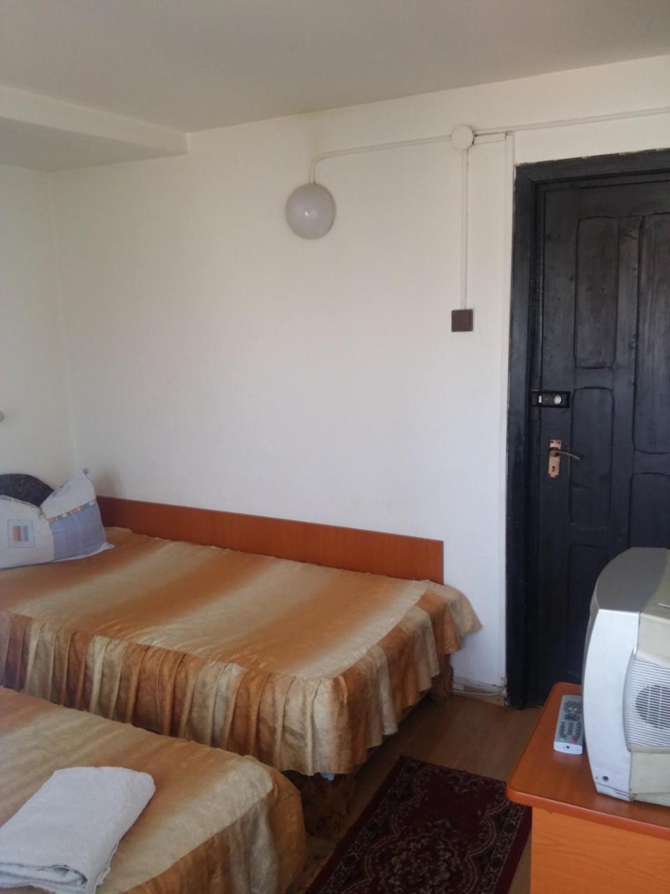 Riviera Valceana Bed & Breakfast Râmnicu Vâlcea Екстериор снимка