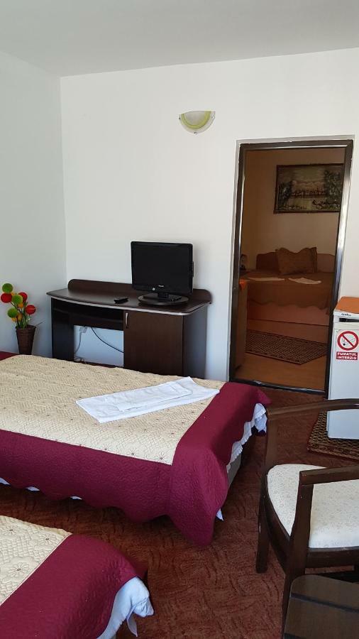 Riviera Valceana Bed & Breakfast Râmnicu Vâlcea Екстериор снимка