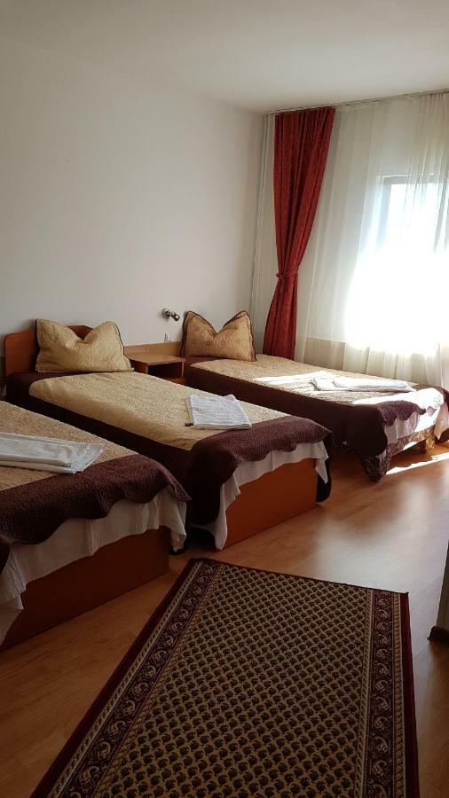 Riviera Valceana Bed & Breakfast Râmnicu Vâlcea Екстериор снимка