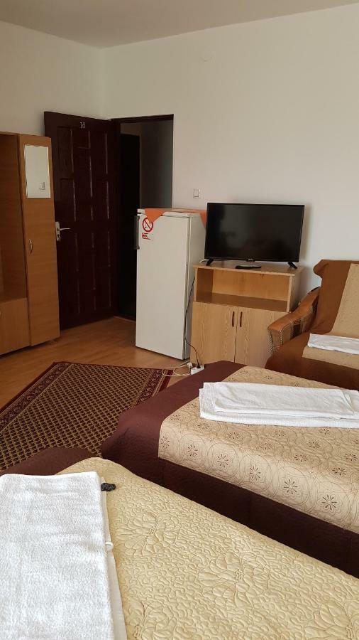 Riviera Valceana Bed & Breakfast Râmnicu Vâlcea Екстериор снимка